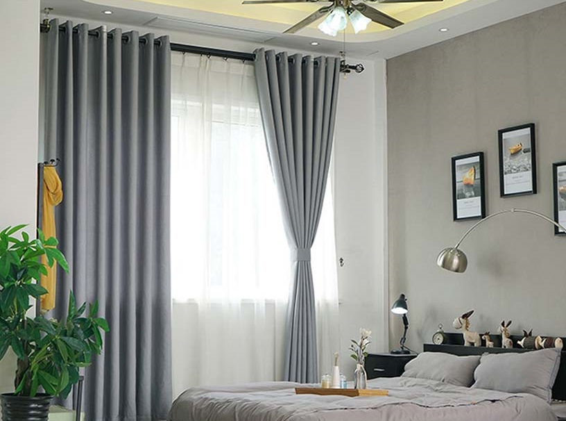 Rèm phòng ngủ vải chất liệu mềm mại được nhiều gia đình lựa chọn