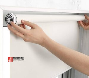 Hướng dẫn cách lắp đặt rèm cuốn chống nắng