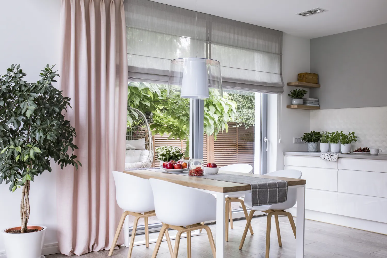 8 thiết kế rèm cửa đang thịnh hành hiện nay